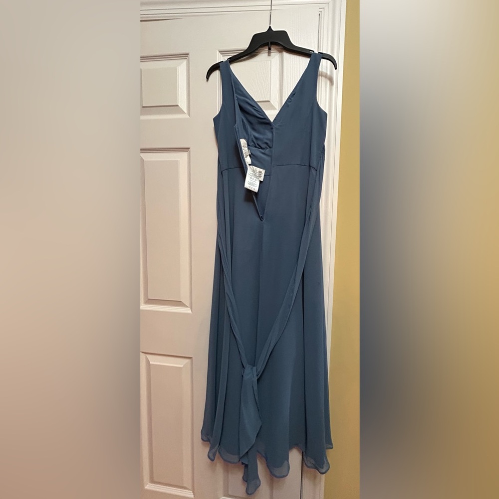 Elegant Blue Evening Dress - Picture 2 of 5